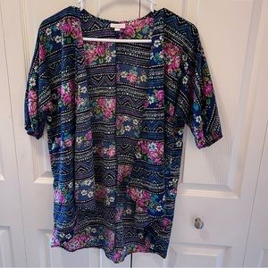 ✨3 FOR $15 SALE✨ LulaRoe Bianka Kimono Cardigan